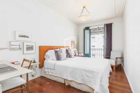 Apartamento en venta en Barcelona, España 3 dormitorios, 168 m2 No. 192576 - foto 25