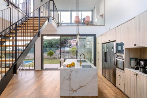 Huvila myytävänä Premia De Dalt, Barcelona, Espanja, 6 makuuhuonetta, 382 m2 No. 160814 - kuva 18