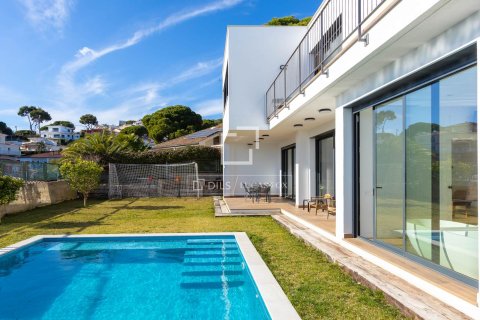 Huvila myytävänä Premia De Dalt, Barcelona, Espanja, 6 makuuhuonetta, 382 m2 No. 160814 - kuva 4