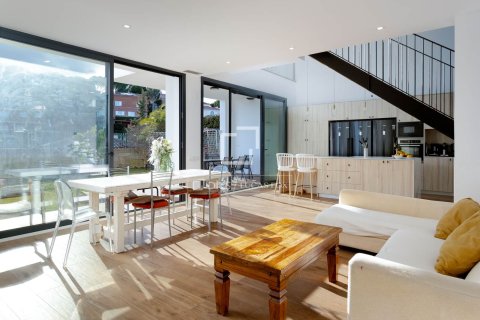 Huvila myytävänä Premia De Dalt, Barcelona, Espanja, 6 makuuhuonetta, 382 m2 No. 160814 - kuva 16