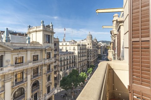 Apartment à vendre à Barcelona, Espagne, 4 chambres, 137 m2 No. 160816 - photo 2