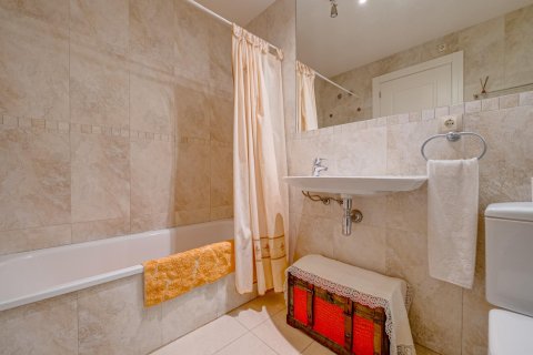 Apartment for sale in Benidorm, Alicante, Spain 1 bedroom, 92 sq.m. No. 165181 - photo 12