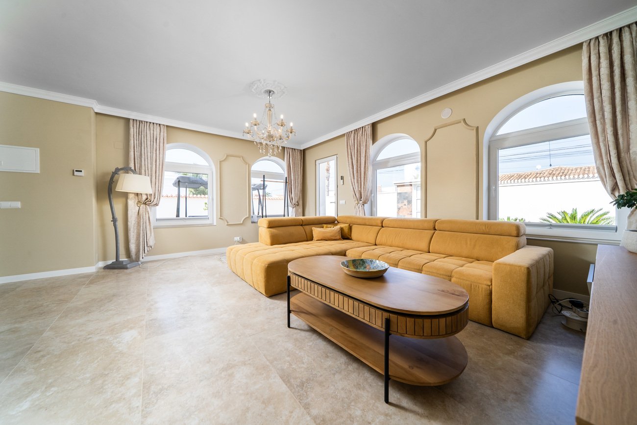 Villa a Torrevieja, Alicante, Spagna 4 camere da letto, 201 mq. N° 138623