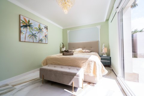 Villa for sale Torrevieja, Alicante, Spain 4 bedrooms, 201 sq.m. No. 138623 - photo 9