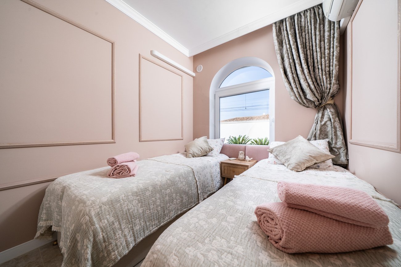 Villa a Torrevieja, Alicante, Spagna 4 camere da letto, 201 mq. N° 138623