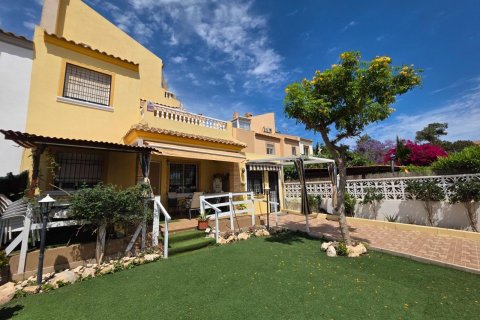 Radhus till salu i Torrevieja, Alicante, Spanien 4 sovrum, 111 kvm. Nr. 146645 - foto 3