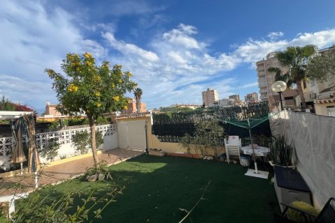 Radhus till salu i Torrevieja, Alicante, Spanien 4 sovrum, 111 kvm. Nr. 146645 - foto 5