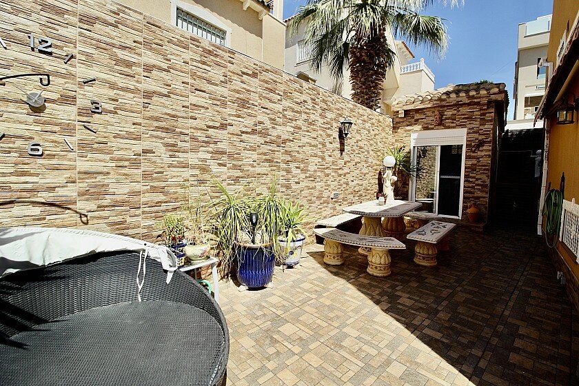 Villa i Villamartin, Alicante, Spanien 4 sovrum, 180 kvm. Nr. 103551