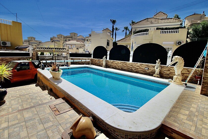 Villa i Villamartin, Alicante, Spanien 4 sovrum, 180 kvm. Nr. 103551