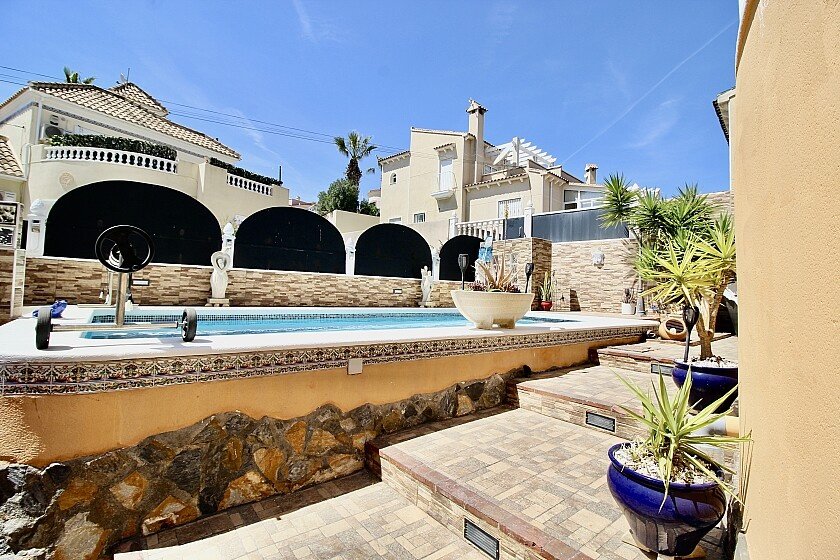 Villa i Villamartin, Alicante, Spanien 4 sovrum, 180 kvm. Nr. 103551