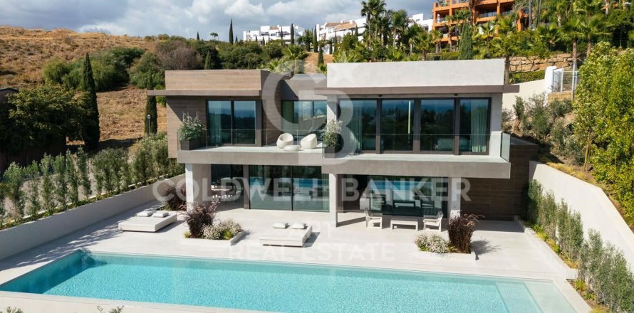 Villa in Benahavis, Malaga, Spain 5 bedrooms, 540 sq.m. No. 157446
