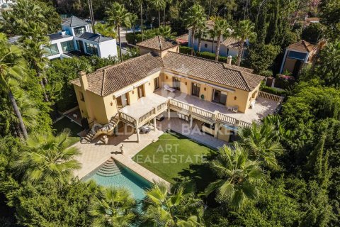 Villa for sale in Marbella, Malaga, Spain 5 bedrooms, 405 sq.m. No. 157449 - photo 30