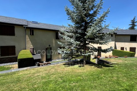 House for sale in Spain 3 bedrooms, 175 sq.m. No. 157445 - photo 2