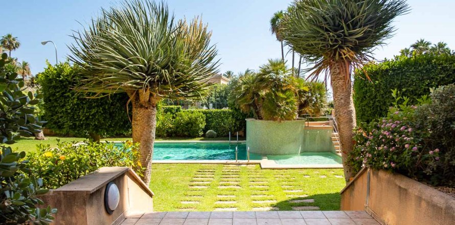 Apartment in Palma de Majorca, Mallorca, Spain 3 bedrooms, 105 sq.m. No. 178282