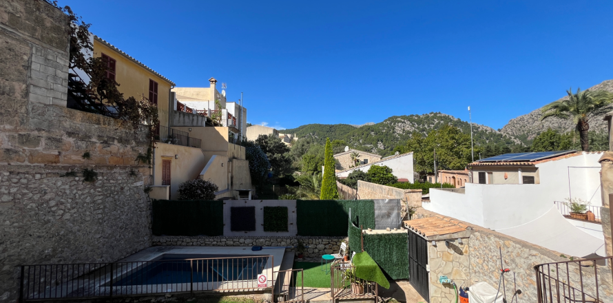 Radhus i Pollenca, Mallorca, Spanien 4 sovrum, 221 kvm. Nr. 178284