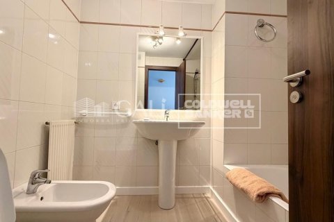 Huoneisto vuokrattavana Principado De Andorra (Ninguna Poblacion Tiene C.P.), Lleida, Espanja, 4 makuuhuonetta, 130 m2 No. 178432 - kuva 20