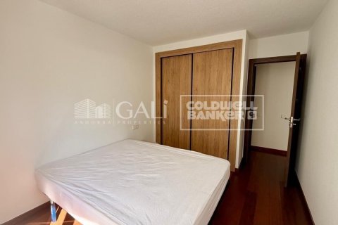 Huoneisto vuokrattavana Principado De Andorra (Ninguna Poblacion Tiene C.P.), Lleida, Espanja, 4 makuuhuonetta, 130 m2 No. 178432 - kuva 14
