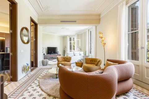 Продажа квартиры в Барселона, Испания 3 спальни, 189м2 №164640 - фото 15