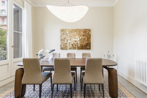 Продажа квартиры в Барселона, Испания 3 спальни, 189м2 №164640 - фото 6