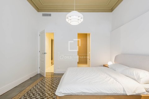 Продажа квартиры в Барселона, Испания 3 спальни, 189м2 №164640 - фото 24
