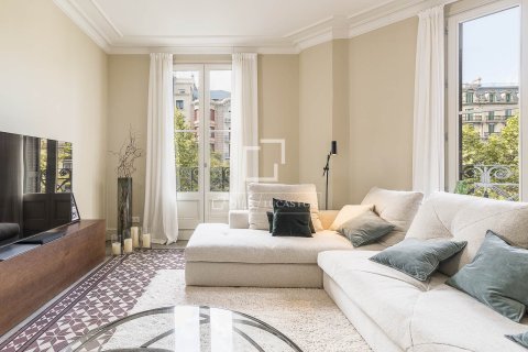 Продажа квартиры в Барселона, Испания 3 спальни, 189м2 №164640 - фото 17