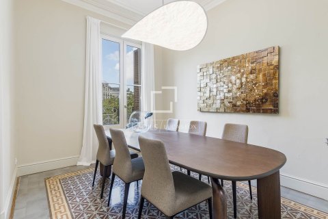 Продажа квартиры в Барселона, Испания 3 спальни, 189м2 №164640 - фото 7