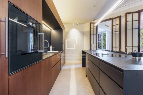 Продажа квартиры в Барселона, Испания 3 спальни, 189м2 №164640 - фото 11