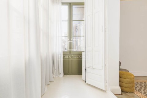 Продажа квартиры в Барселона, Испания 3 спальни, 189м2 №164640 - фото 26