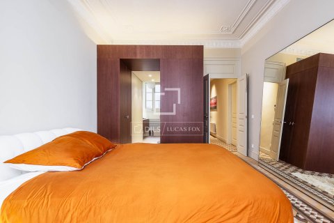 Продажа квартиры в Барселона, Испания 3 спальни, 189м2 №164640 - фото 19