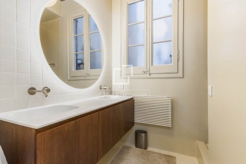 Продажа квартиры в Барселона, Испания 3 спальни, 189м2 №164640 - фото 20