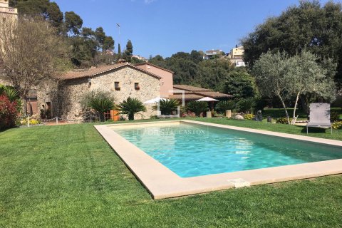 Villa in Sant Pol de Mar, Barcelona, Spain 5 bedrooms, 713 sq.m. No. 164634