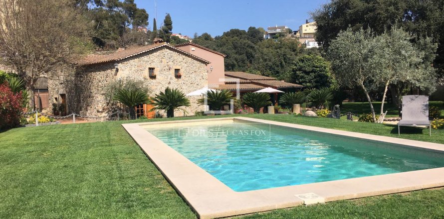 Villa in Sant Pol de Mar, Barcelona, Spain 5 bedrooms, 713 sq.m. No. 164634