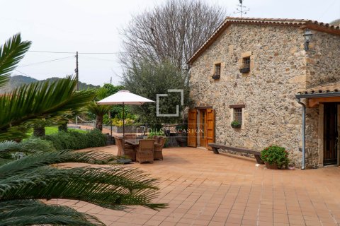 Villa for sale in Sant Pol de Mar, Barcelona, Spain 5 bedrooms, 713 sq.m. No. 164634 - photo 4