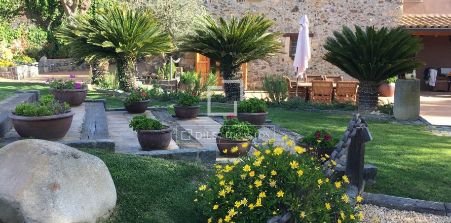 Villa a Sant Pol de Mar, Barcelona, Spagna 5 camere da letto, 713 mq. N° 164634