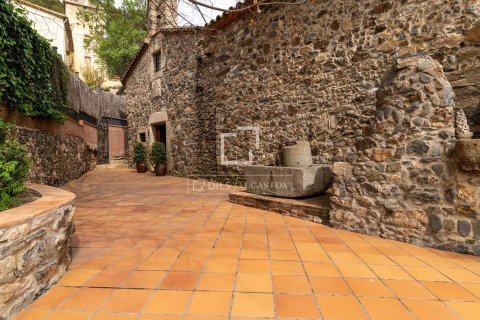 Villa for sale in Sant Pol de Mar, Barcelona, Spain 5 bedrooms, 713 sq.m. No. 164634 - photo 8