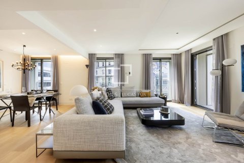 Продажа квартиры в Барселона, Испания 3 спальни, 166м2 №164638 - фото 4