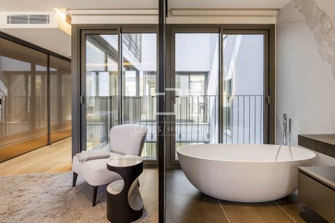 Продажа квартиры в Барселона, Испания 3 спальни, 166м2 №164638 - фото 24