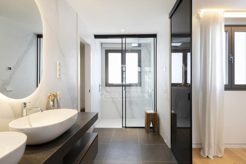 Продажа квартиры в Барселона, Испания 3 спальни, 166м2 №164638 - фото 23