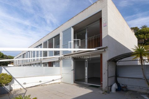 Villa for sale in Sant Pol de Mar, Barcelona, Spain 3 bedrooms, 219 sq.m. No. 164637 - photo 4