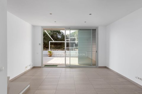 Villa for sale in Sant Pol de Mar, Barcelona, Spain 3 bedrooms, 219 sq.m. No. 164637 - photo 11