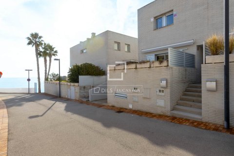 Villa in Sant Pol de Mar, Barcelona, Spain 3 bedrooms, 219 sq.m. No. 164637