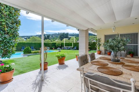 Villa for sale in Teia, Barcelona, Spain 4 bedrooms, 533 sq.m. No. 164636 - photo 5