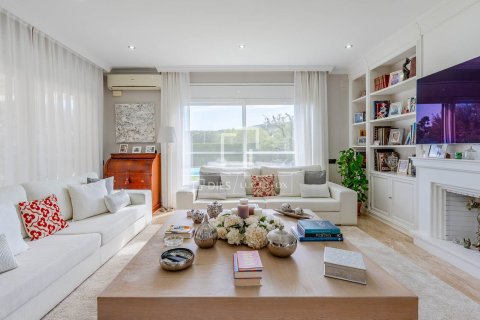 Villa for sale in Teia, Barcelona, Spain 4 bedrooms, 533 sq.m. No. 164636 - photo 10