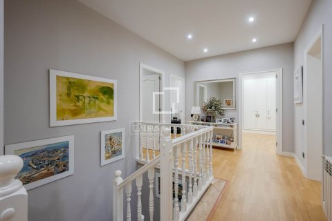 Villa for sale in Teia, Barcelona, Spain 4 bedrooms, 533 sq.m. No. 164636 - photo 27