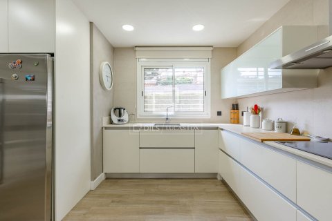 Villa for sale in Teia, Barcelona, Spain 4 bedrooms, 533 sq.m. No. 164636 - photo 20