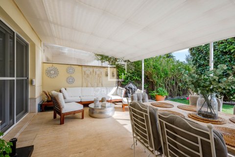 Villa for sale in Teia, Barcelona, Spain 4 bedrooms, 533 sq.m. No. 164636 - photo 16