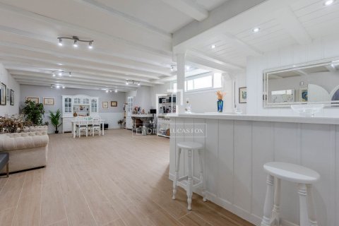 Villa for sale in Teia, Barcelona, Spain 4 bedrooms, 533 sq.m. No. 164636 - photo 7