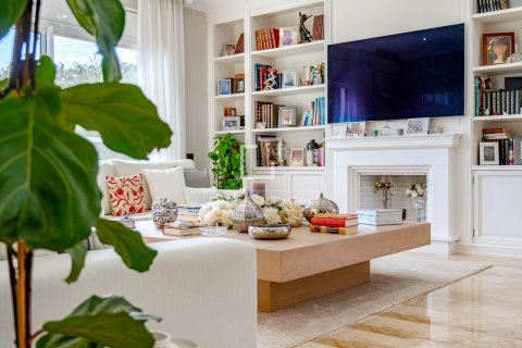 Villa for sale in Teia, Barcelona, Spain 4 bedrooms, 533 sq.m. No. 164636 - photo 14