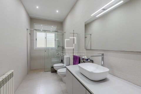 Villa for sale in Teia, Barcelona, Spain 4 bedrooms, 533 sq.m. No. 164636 - photo 23