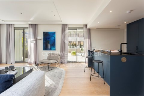 Apartment for sale in Barcelona, Spain 3 bedrooms, 150 sq.m. No. 159198 - photo 12